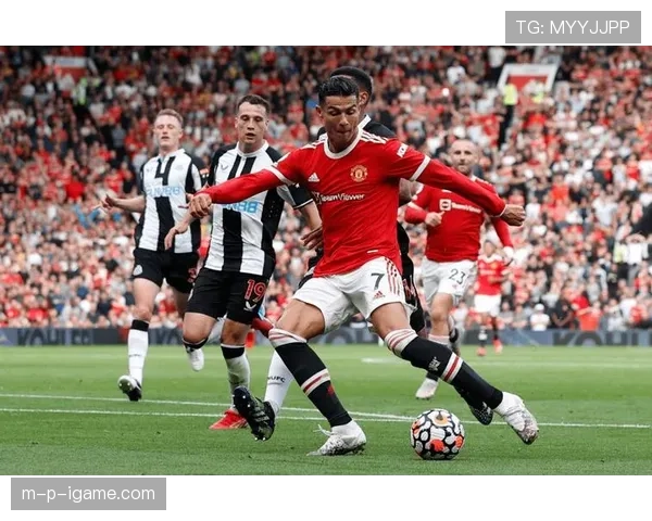 伯恩茅斯新赛季战术灵活多变,强势展现竞争力与持续进步 伯恩茅斯新赛季战术灵活多变,强势展现竞争力与持续进步