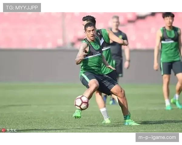 亨克持续提升边路进攻状态，豪取连胜引发球迷热议