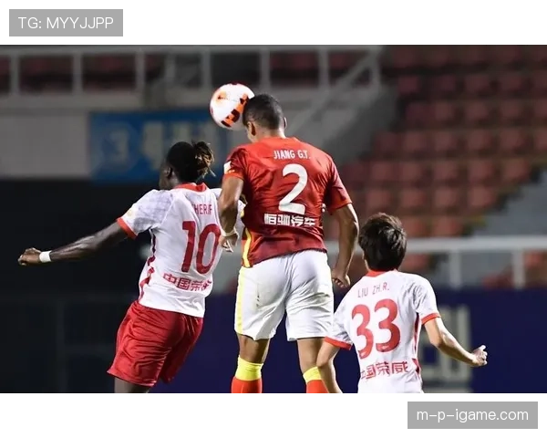 什克里尼亚尔对抗优势明显，防守表现稳健