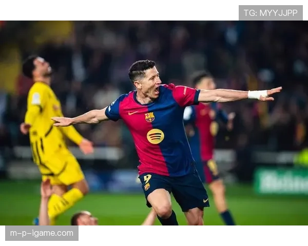 莱万多夫斯基国家队表现解析：个人输出是否匹配核心地位